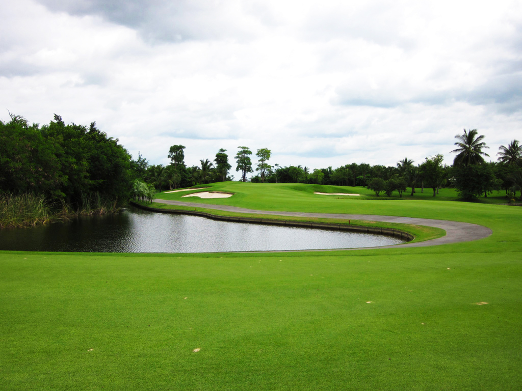 Suwan Golf & Country Club