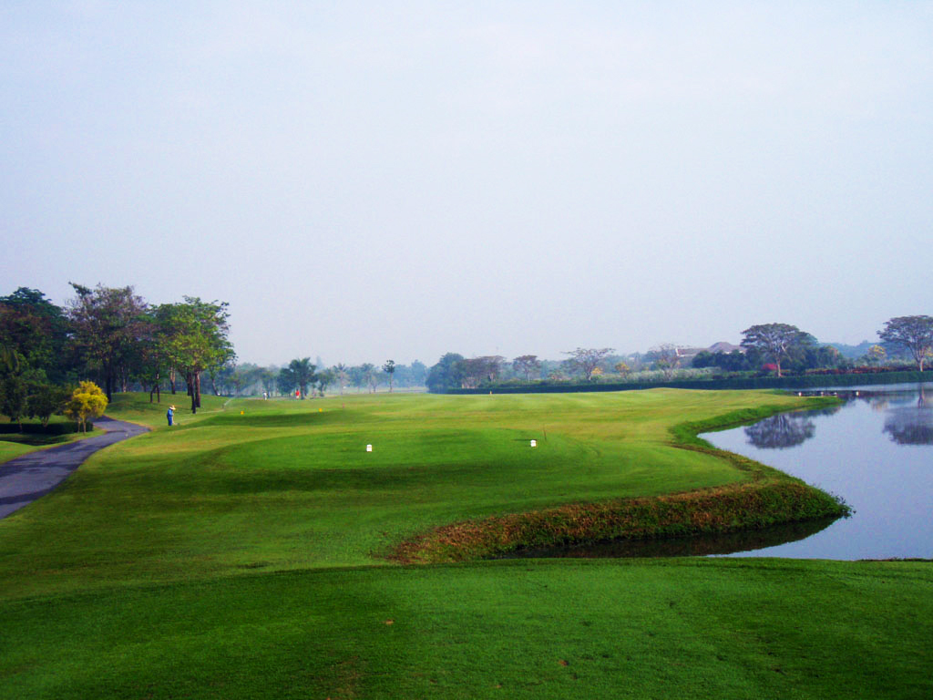 The Royal Golf & Country Club